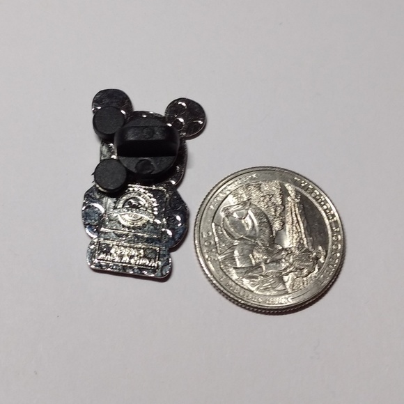 Walt Disney Astronaut Mickey Mouse lapel pin - Picture 2 of 4